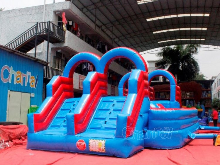 double lane inflatable wipeout course